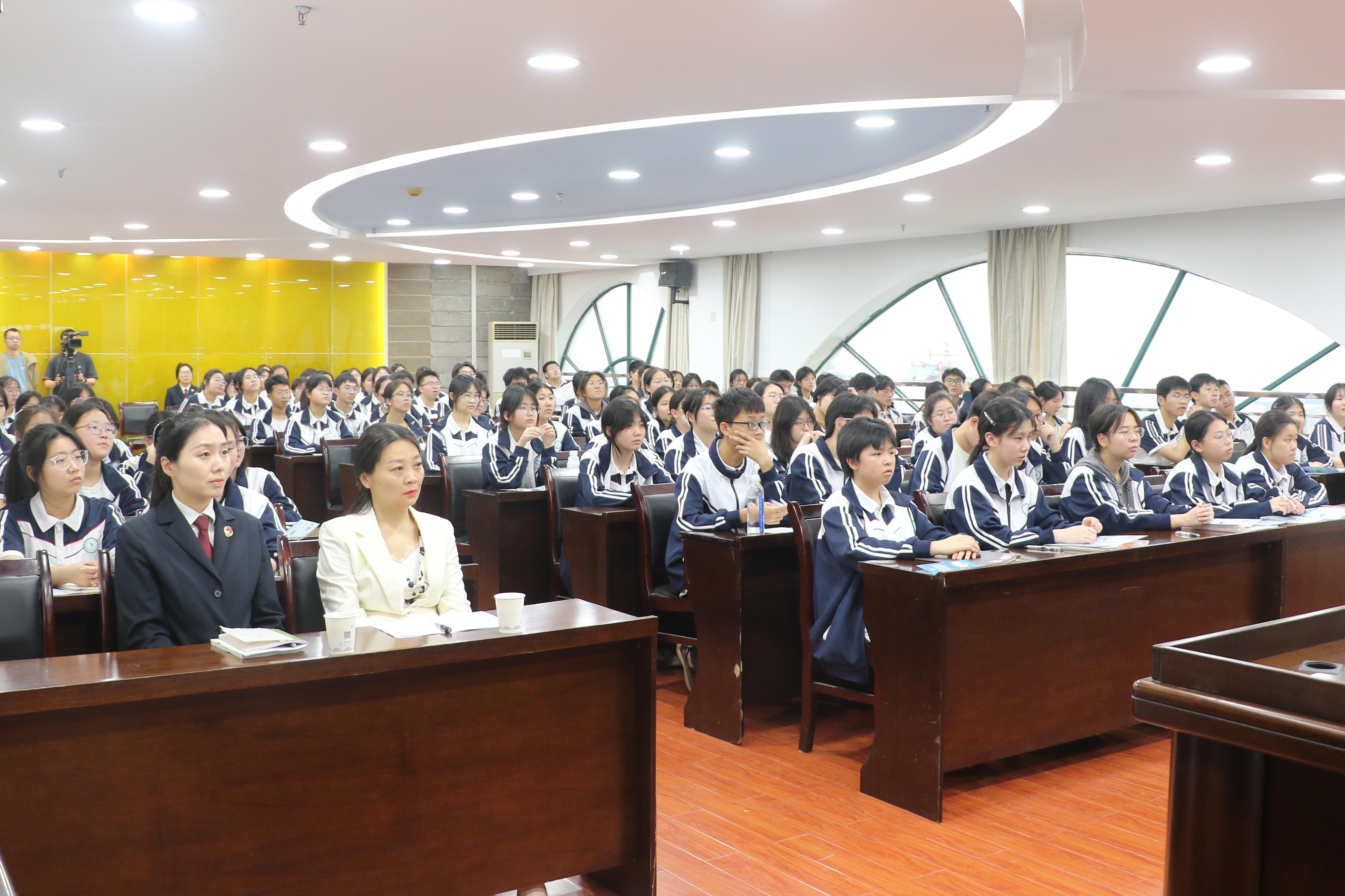 心尖上的检察|PBL教学法，解锁“晨鹭法治课”新方式